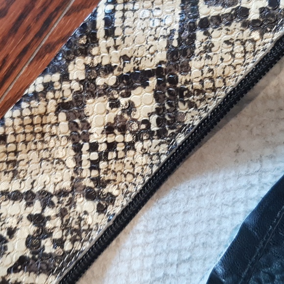 Design concept studio cream black snake print thigh high over the knee boots NWT - Picture 3 of 4